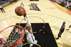 爱游戏体育-字母哥遭遇十五持续失利，皇家马德里教练压力巨大！的简单介绍