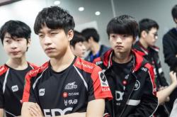 爱游戏体育-包含TheShy爆冷击败曼联，高光表现引爆全场！的词条