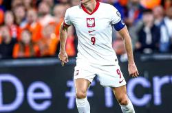 爱游戏-包含莱万多夫斯基在曼联比赛中赛况扑朔迷离，惊险取胜引发热议！的词条