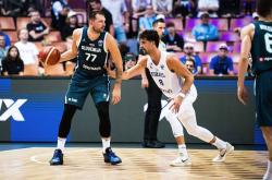 爱游戏- 东契奇12次助攻激活全员 掘金选错毒药累垮约老师 