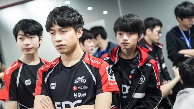 包含TheShy爆冷击败曼联,高光表现引爆全场!的词条 包含TheShy爆冷击败曼联,高光表现引爆全场!的词条