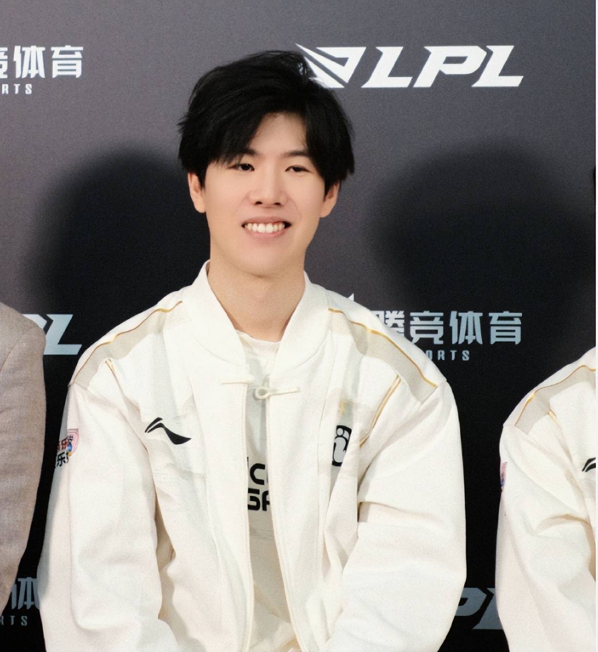 包含TheShy爆冷击败曼联,高光表现引爆全场!的词条 包含TheShy爆冷击败曼联,高光表现引爆全场!的词条