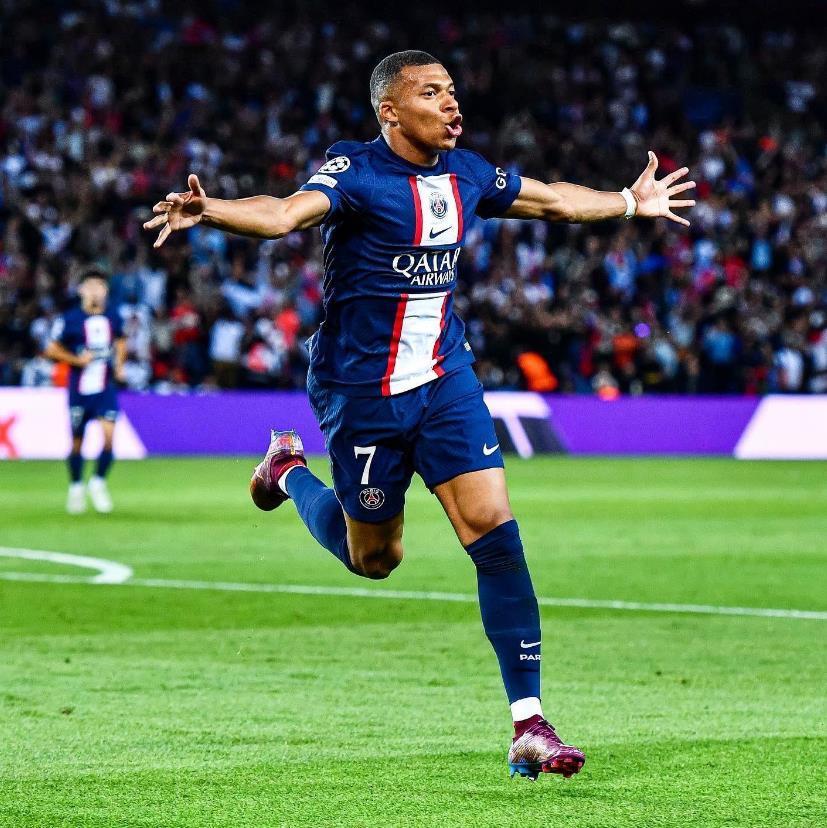 姆巴佩射门被挡 姆巴佩射门被挡