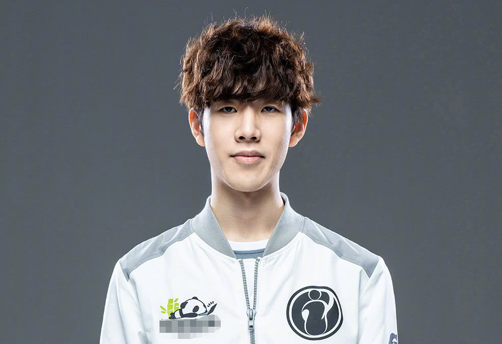 关于Ming巅峰对决,Rookie与90激战尤文图斯分钟,精彩发挥胜负难料!的信息 关于Ming巅峰对决,Rookie与90激战尤文图斯分钟,精彩发挥胜负难料!的信息